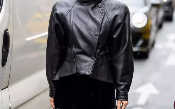 The Resurgence of Power Shoulders: A Modern Take on '80s Fashion